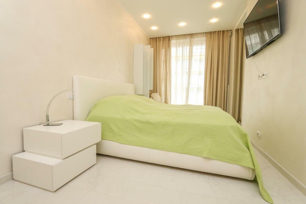 Seafront Modern Apartment Ница Екстериор снимка