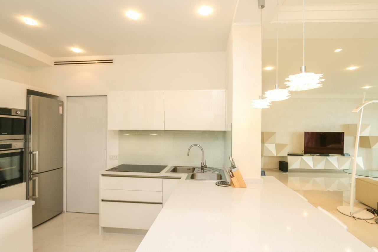 Seafront Modern Apartment Ница Екстериор снимка